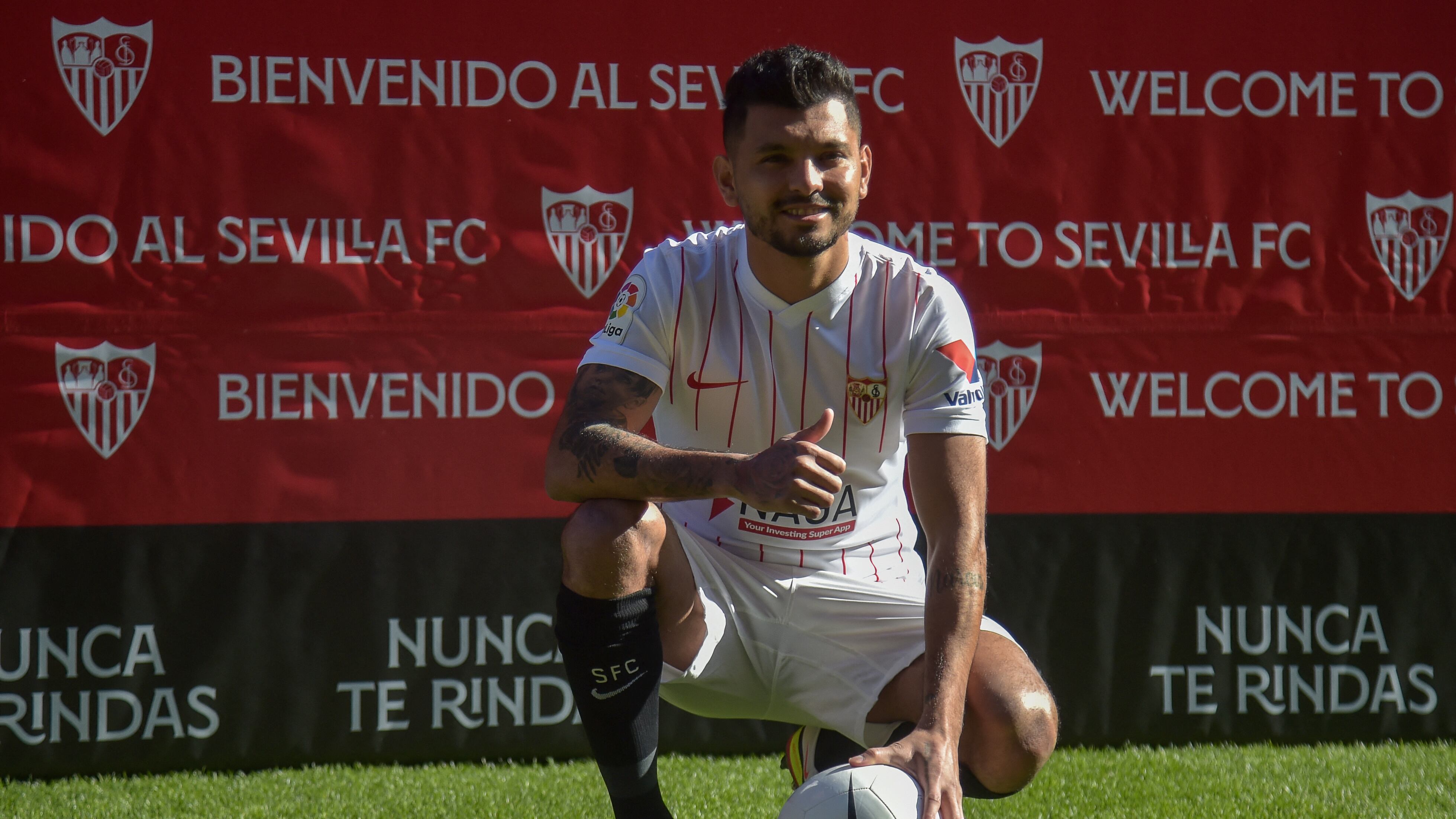 El brutal contrato que Rayados de Monterrey le ofrecería al Tecatito Corona para repatriarlo