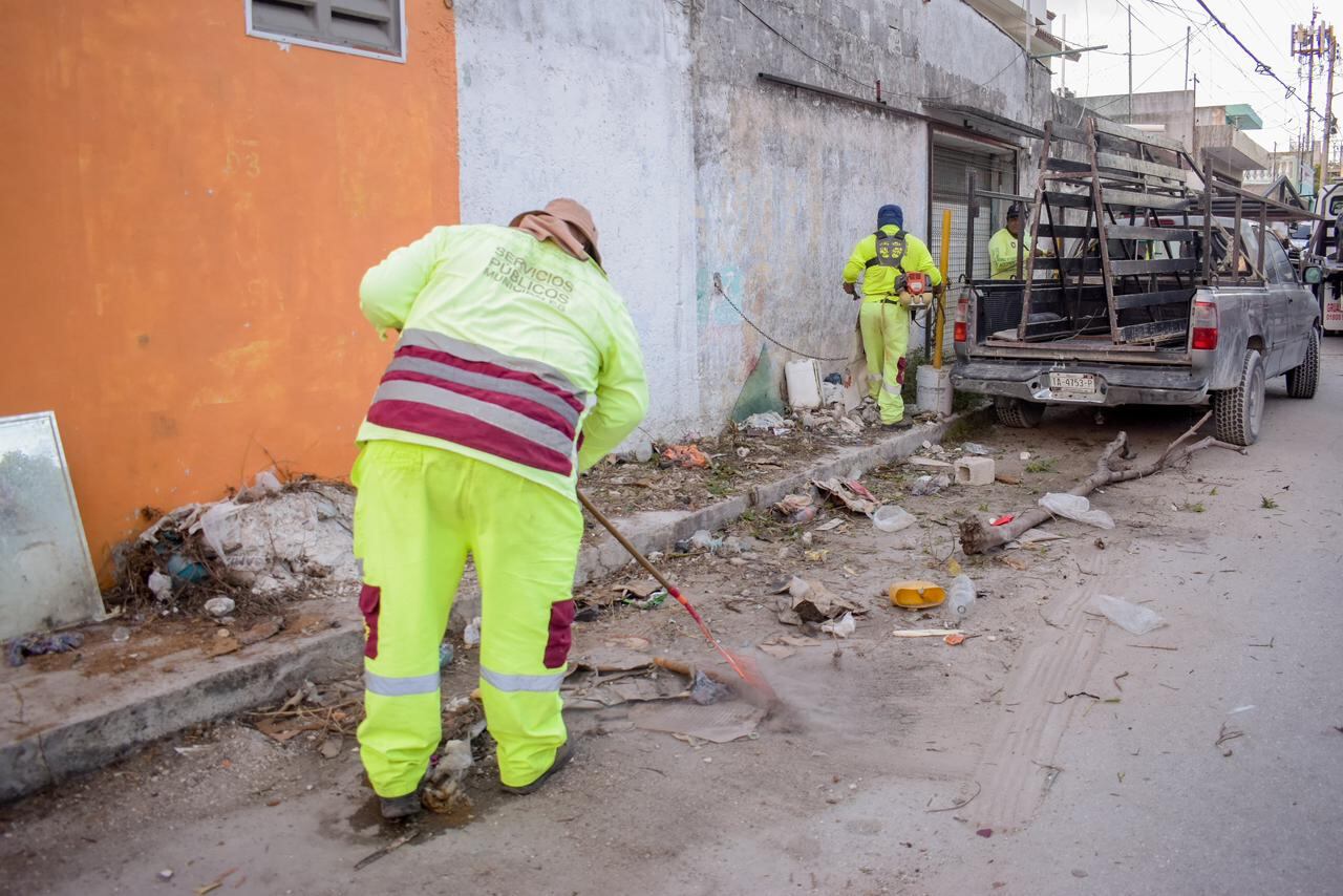 Cancún refuerza limpieza y orden con operativos permanentes.
