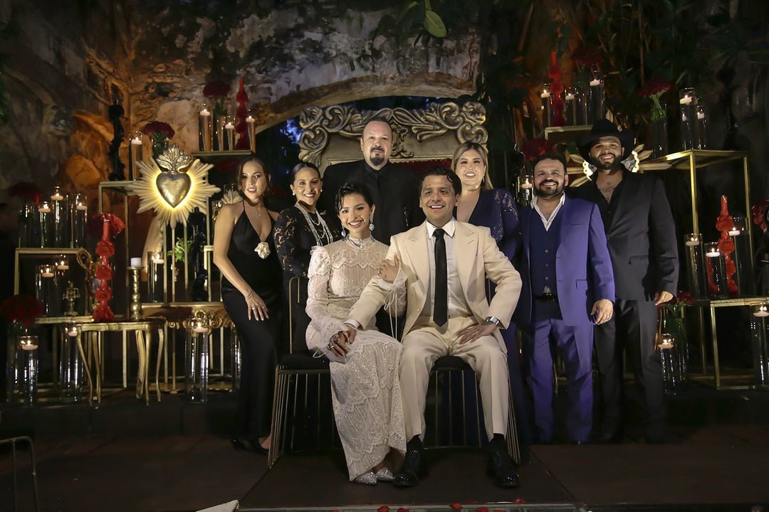 Fotos de la boda de Ángela Aguilar y Christian Nodal publicadas por Pepe Aguilar