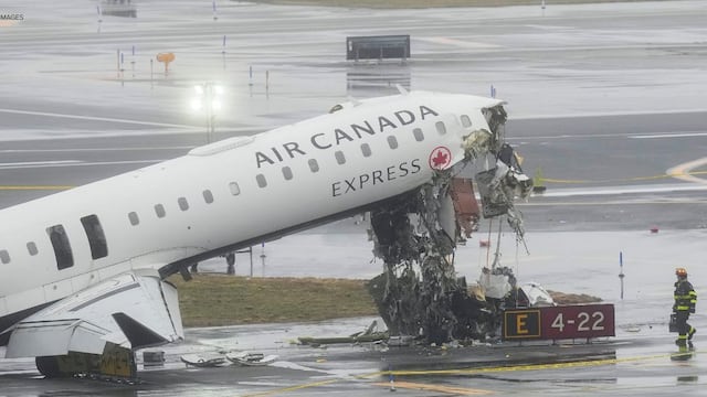 LaGuardia reabre tras accidente