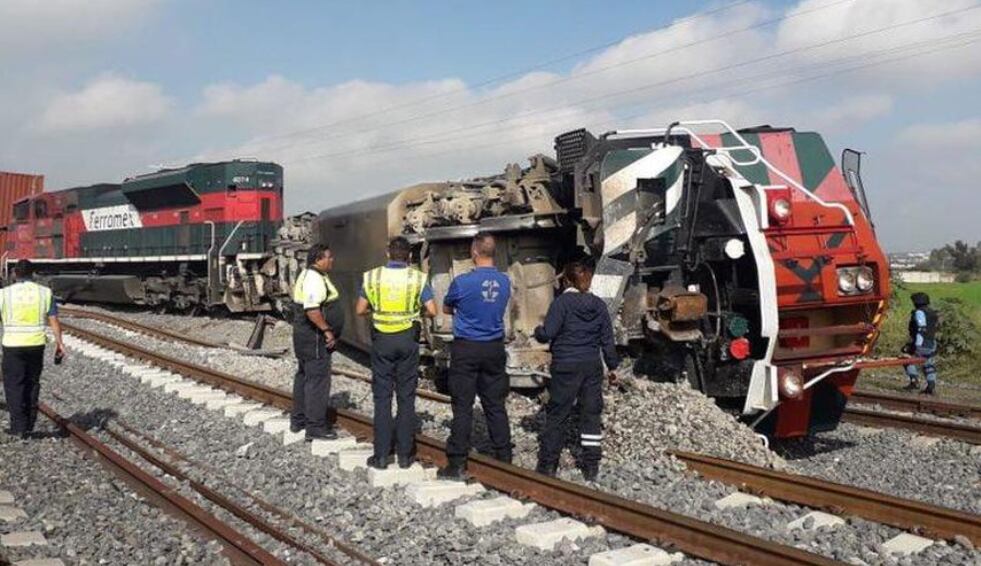 Tren volcado en Querétaro.