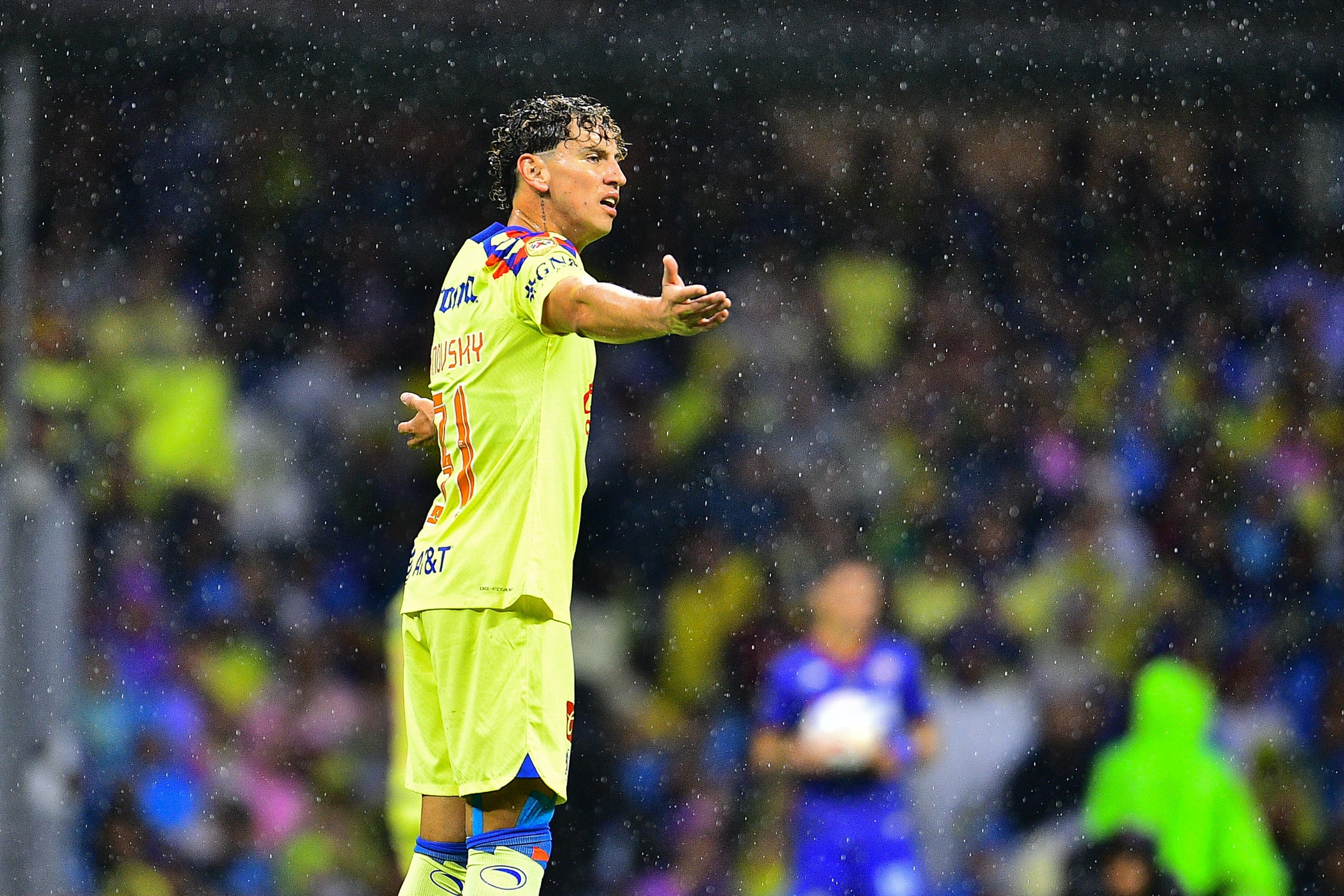 Igor Lichnovsky con América.
