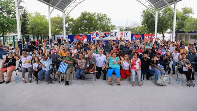 DIF Monterrey entrega más de 4 mil aparatos funcionales durante la administración.