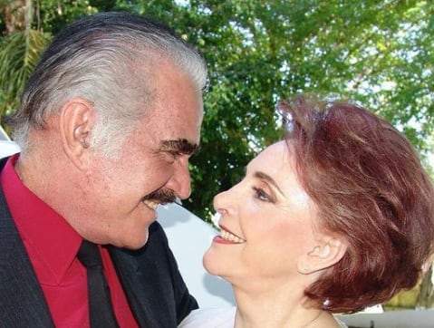 Vicente Fernández y doña 'Cuquita'.