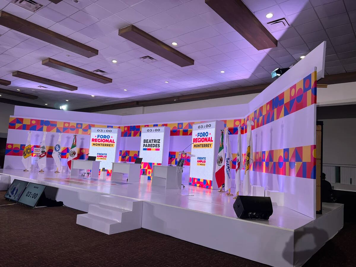 Tercer debate del Frente Amplio por México en Monterrey, realizado el 19 de agosto de 2023