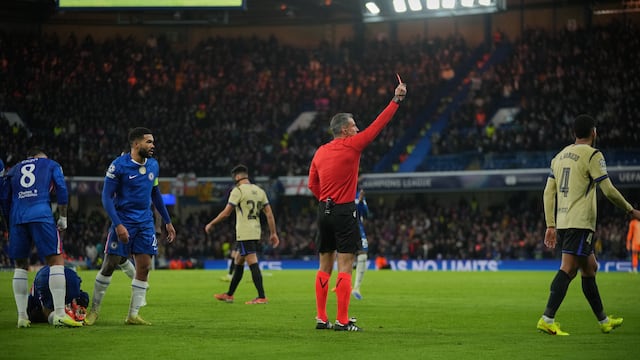 ¿Qué le pasó a Ronald Araújo? El defensa del FC Barcelona está de baja por tiempo indefinido