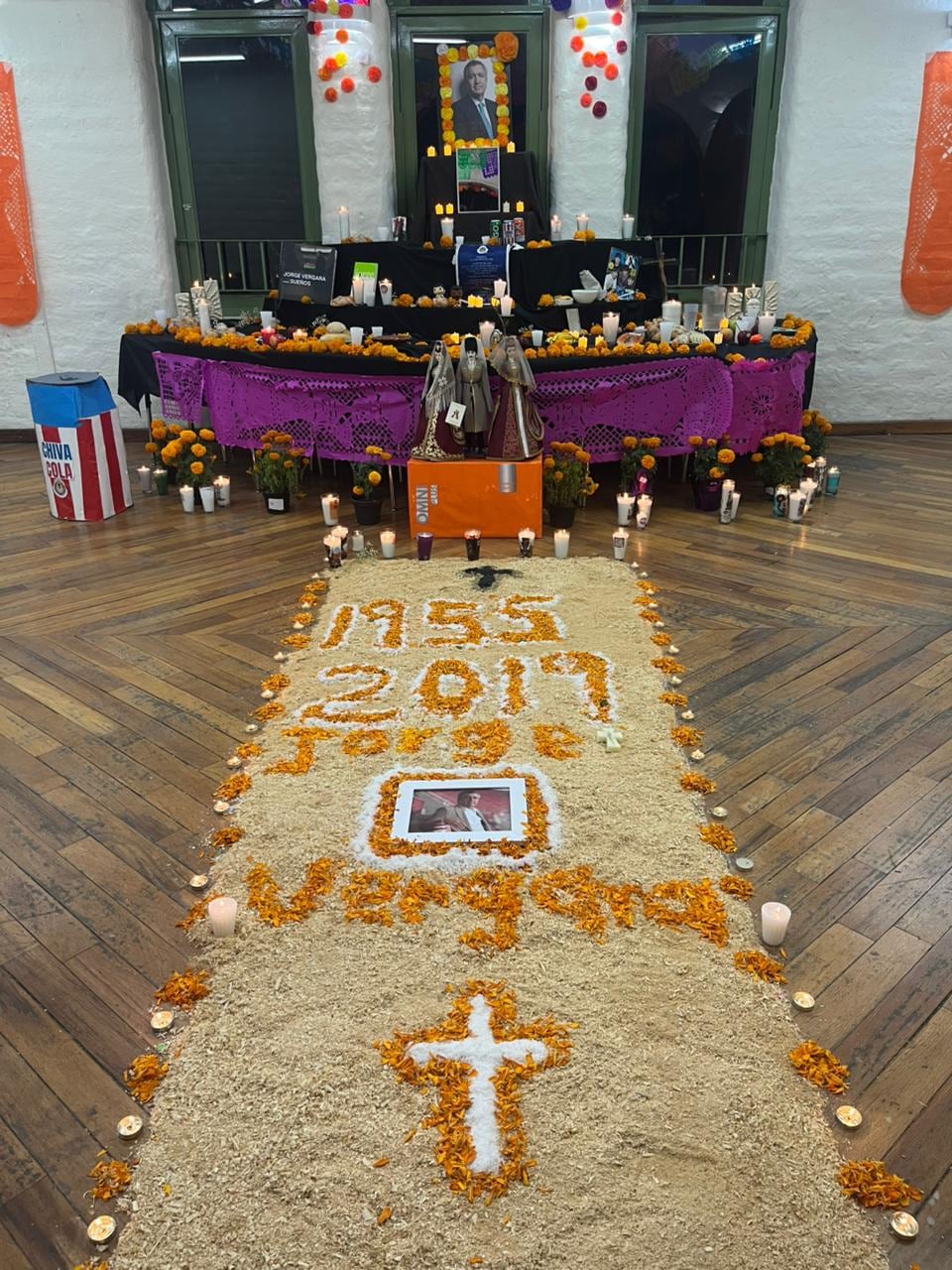 La ofrenda para Jorge Vergara no podía faltar en Educare
