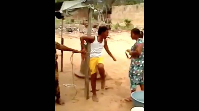 Madre escarmienta a hijo fumador