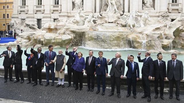 Jefes de Estado del G20 en la Fontana de Trevi, Roma