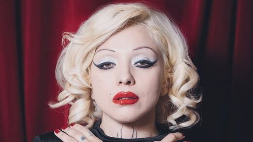 Mon Laferte es Sally Bowles en el musical Cabaret de Teatro Insurgentes; este día empiezan funciones