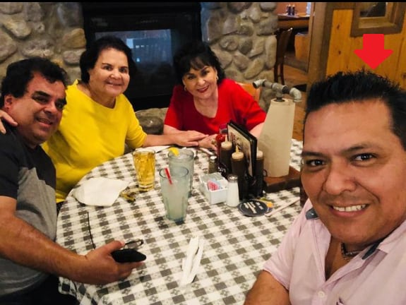 Carmen Salinas en comida familiar con Gustavo Briones.