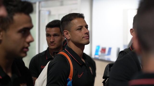 Chicharito podría ver minutos en Bakú