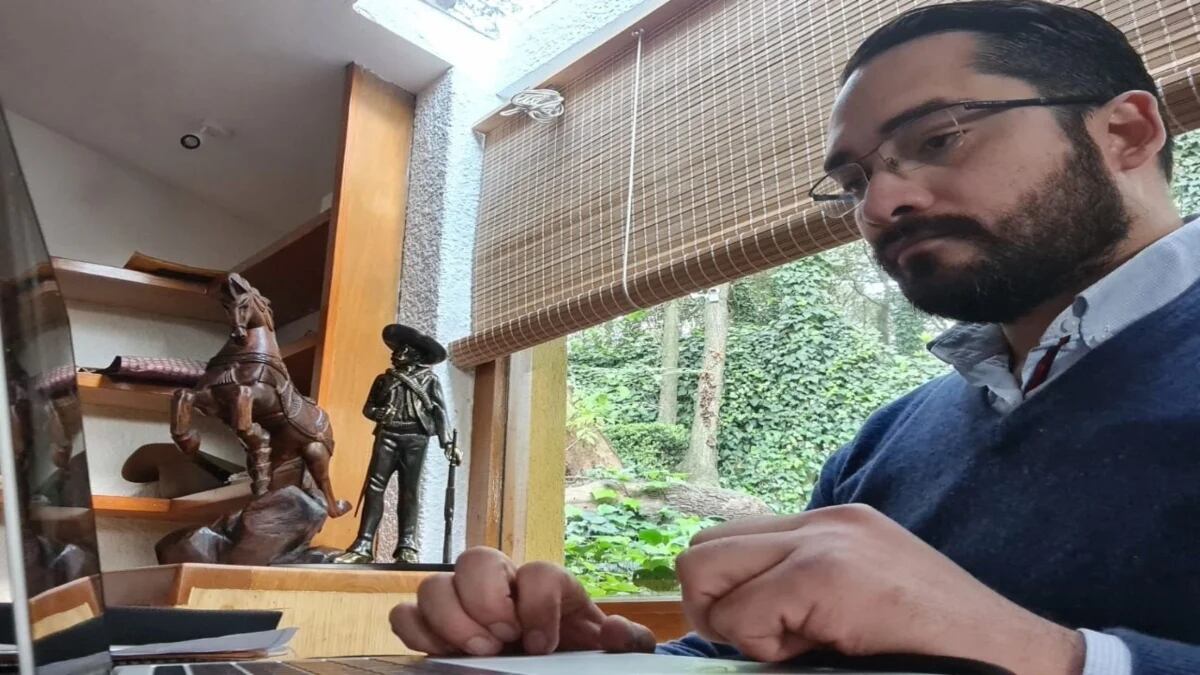 Mario de la Fuente Zeind, el falso funcionario de la UIF detenido por la FGR