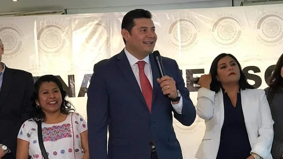 Pide Armenta encuesta "objetiva" para definir a candidato de Morena en Puebla