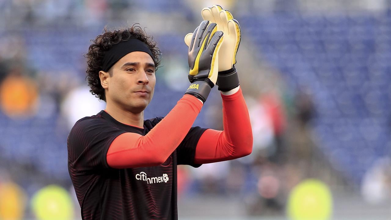 Guillermo Ochoa previo al juego ante Chile.