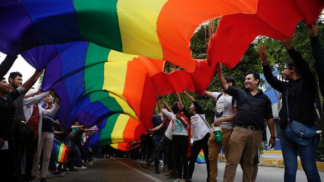 Pareja de lesbianas logra la primera adopción homoparental en México