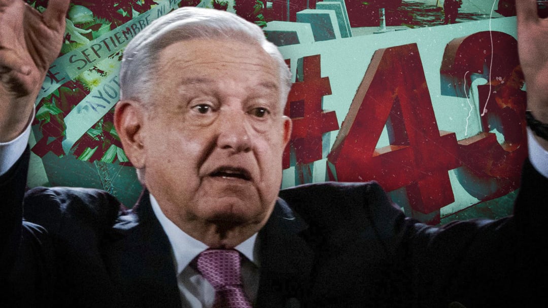 AMLO ofrece a padres de normalistas un informe