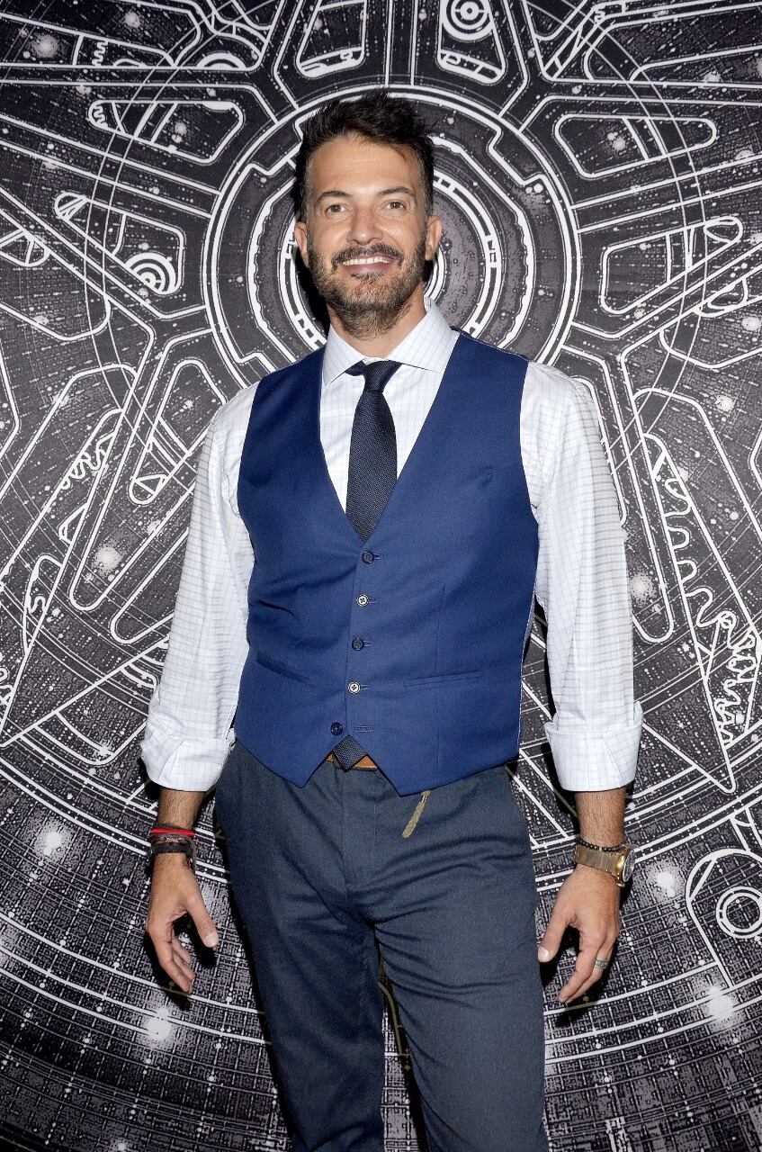 Fernando del Solar, conductor.