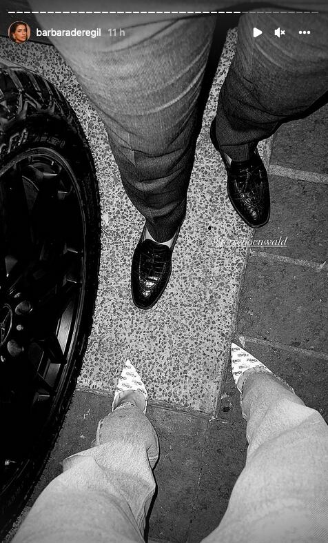 Bárbara de Regil presume zapatillas Fendi.