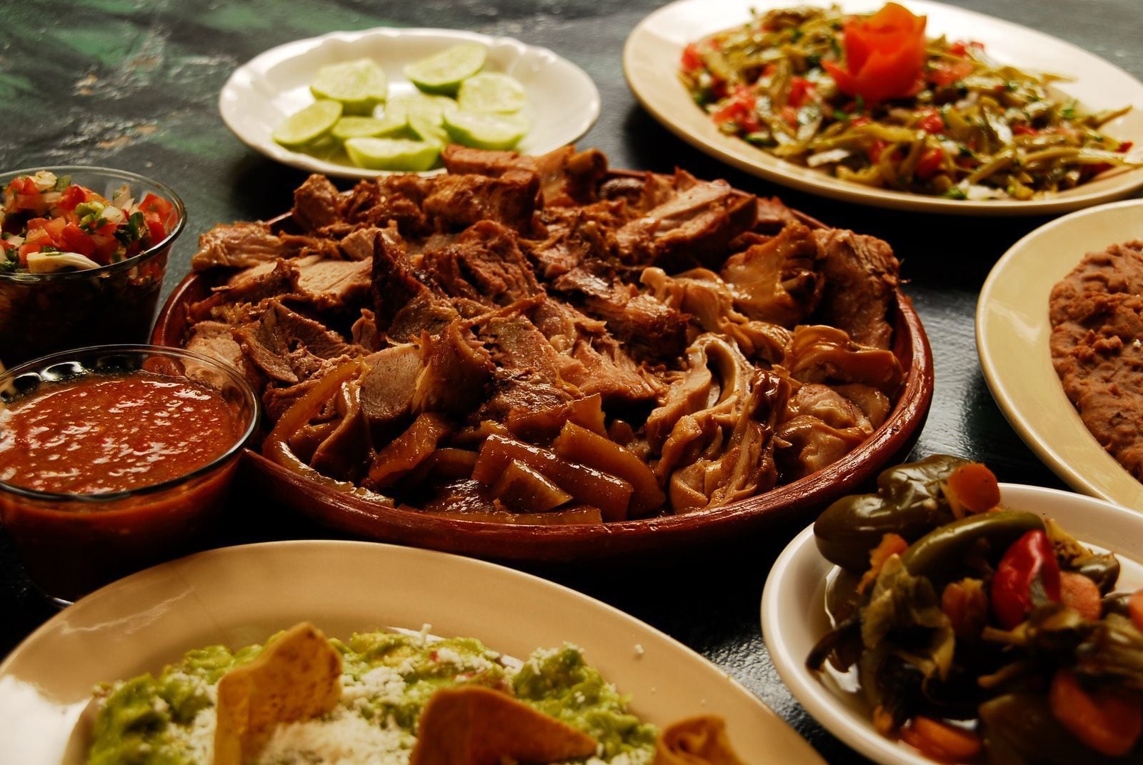 Alfredo Ramírez Bedolla invita a votar por las Carnitas Michoacanas