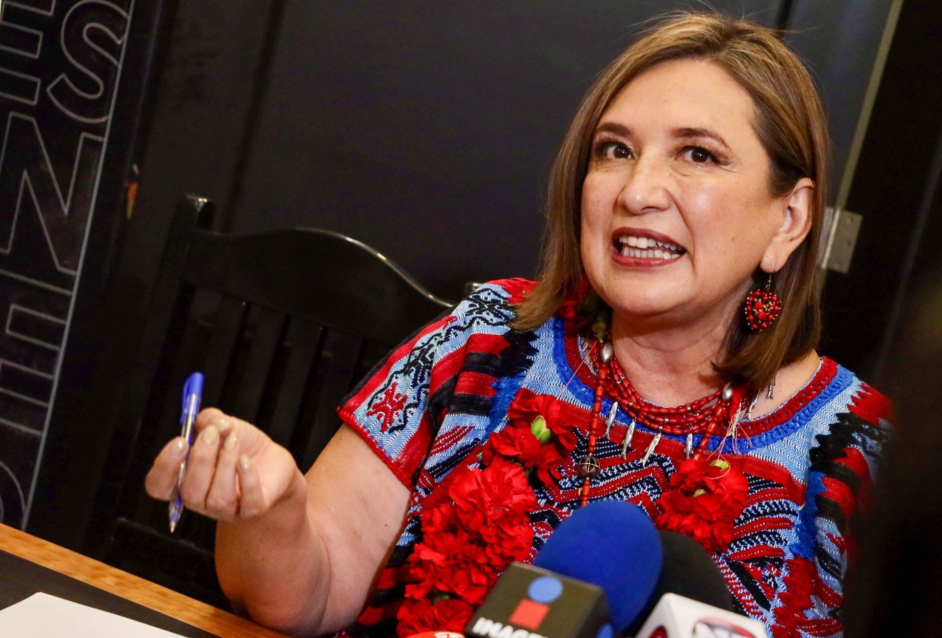 La aspirante a la candidatura presidencial del Frente Amplio por México, Xóchitl Gálvez Ruiz arribó a la capital de Oaxaca para sostener reuniones con diversos sectores