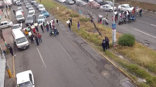 Cierran carriles de Avenida Central, a la altura de Metro Múzquiz, y exigen justicia para detenidos