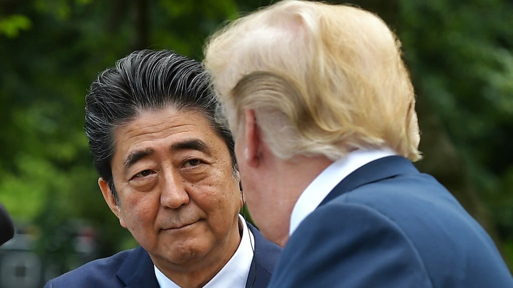 Shinzo Abe se encuentra con Donald Trump