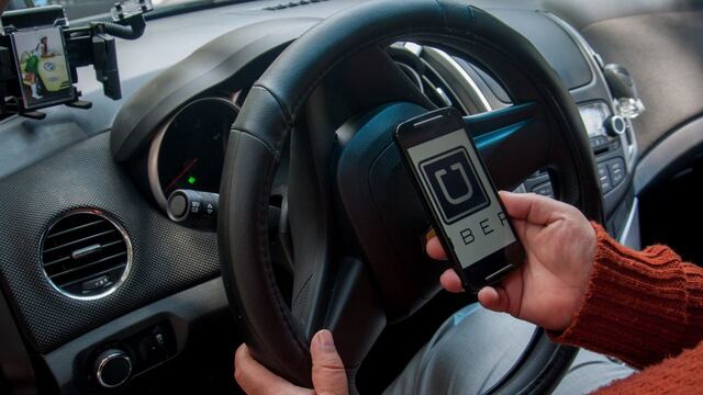 Conductor de Uber. Excluyen a 750.