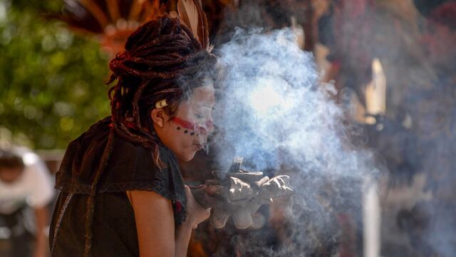 Primer Encuentro de Naciones Originarias, en donde integrantes del Grupo Nahualcoyotl Tollocan y grupos de otros estados se reunieron para compartir experiencias sobre medicina tradicional, limpias y danzas