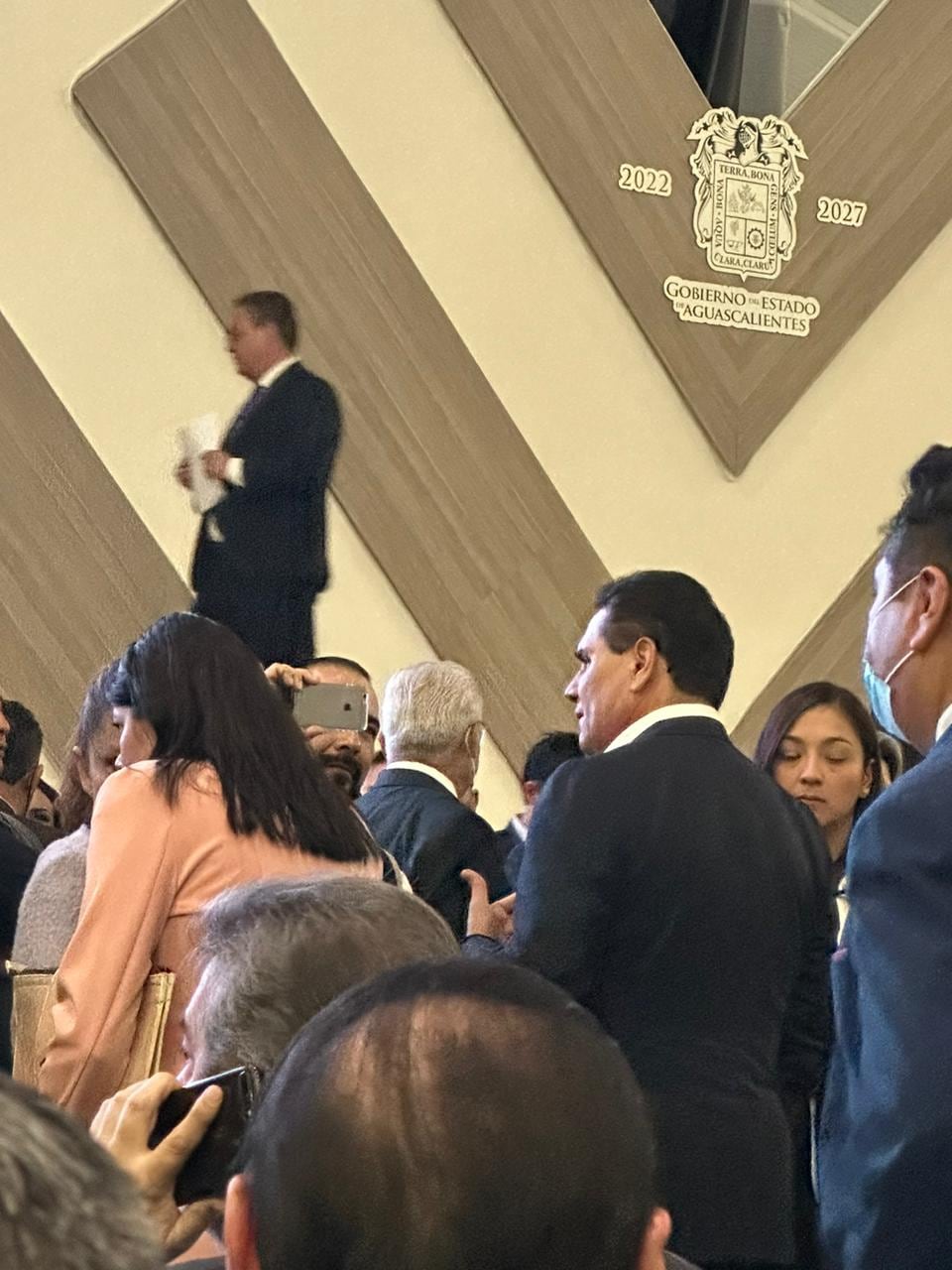 Silvano Aureoles presente en la toma de protesta de Tere Jiménez