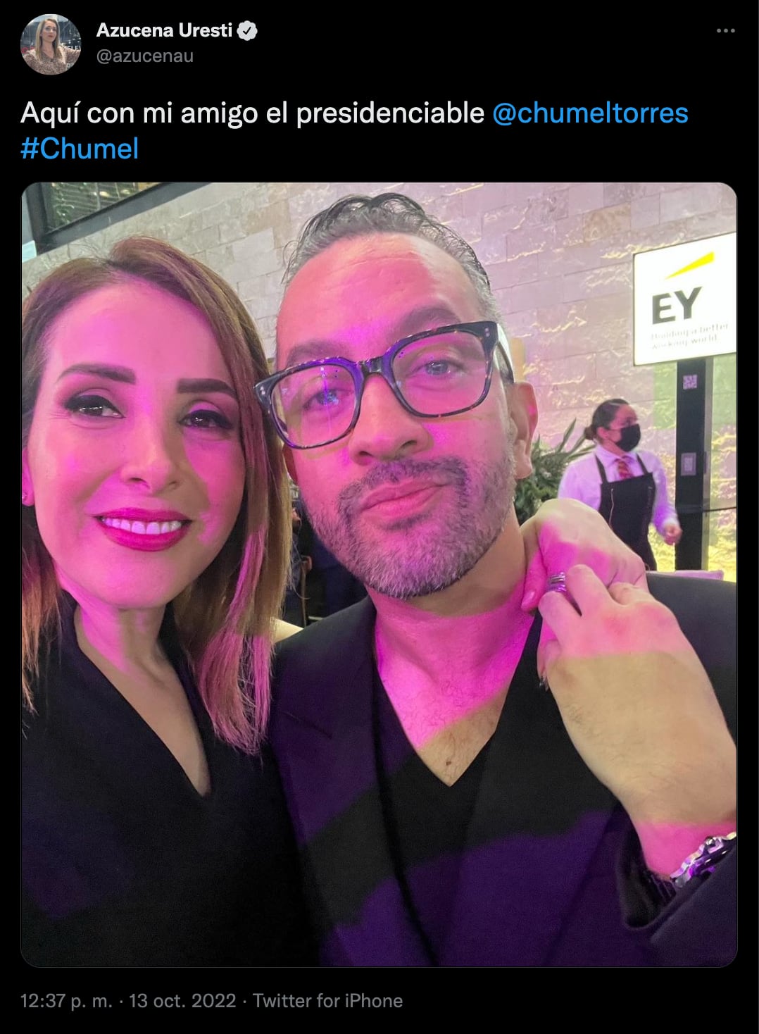 Azucena Uresti presume foto con el presidenciable Chumel Torres
