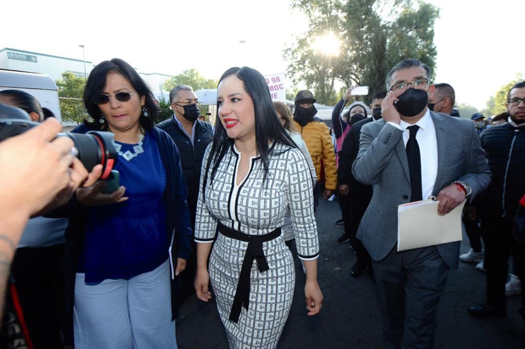 Sandra Cuevas, alcaldesa suspendida en Cuauhtémoc, llega a la audiencia inicial de el Reclusorio Norte
