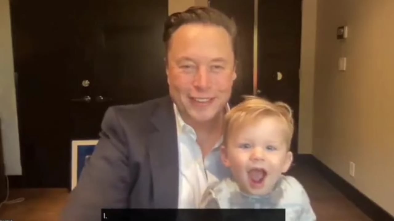Hijo de Elon Musk robó el corazón de internet