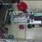VIDEO: Roba farmacia en Puerto Vallarta diciendo “por favor”