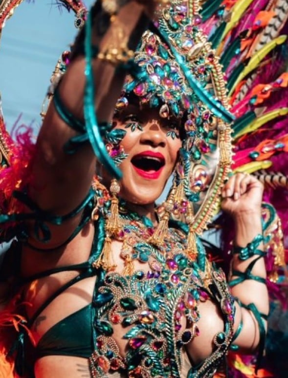 El impresionante look con el que Rihanna conquistó el Carnaval de Barbados