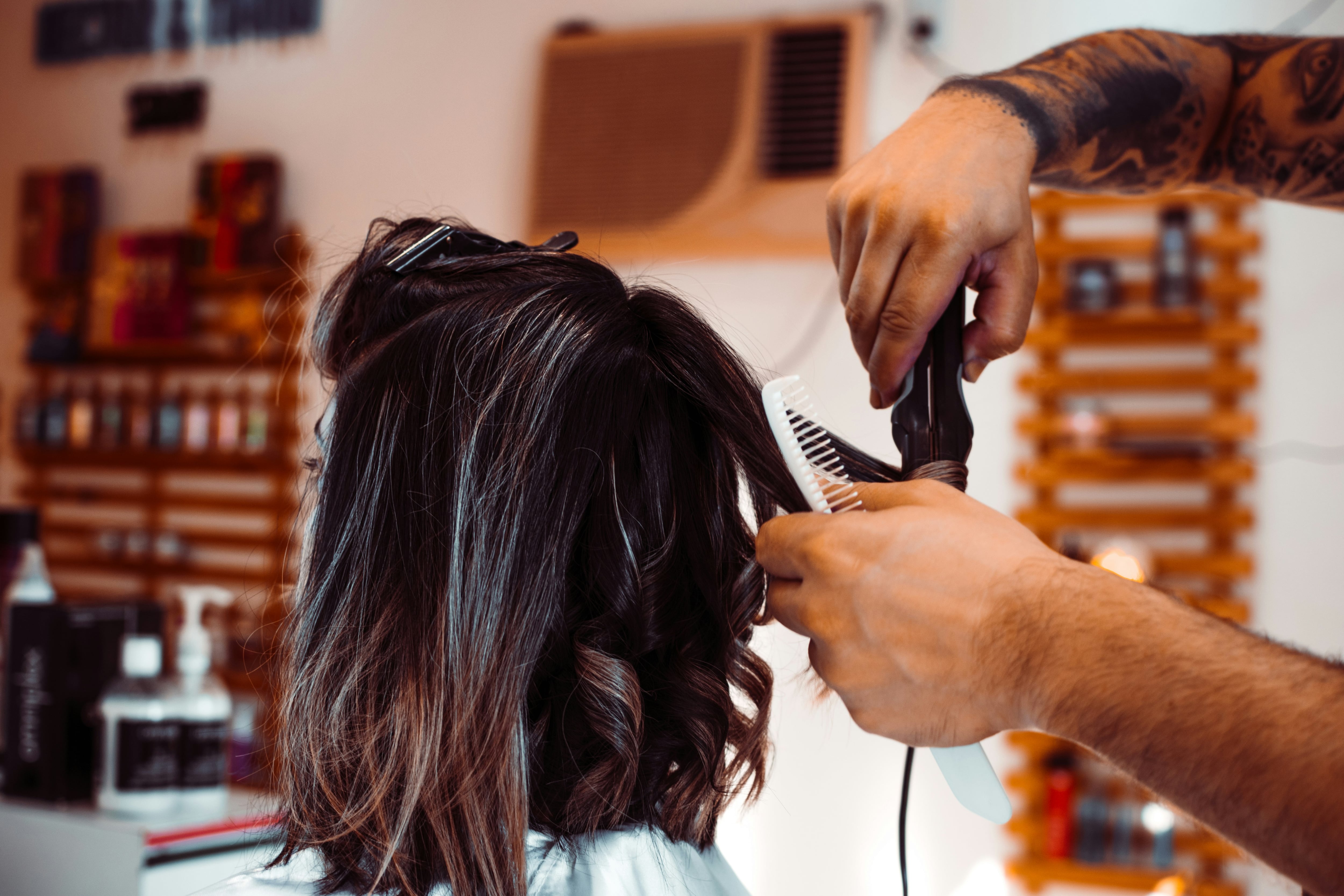 ¿Qué días cortarse el cabello según el calendario lunar de julio 2025?