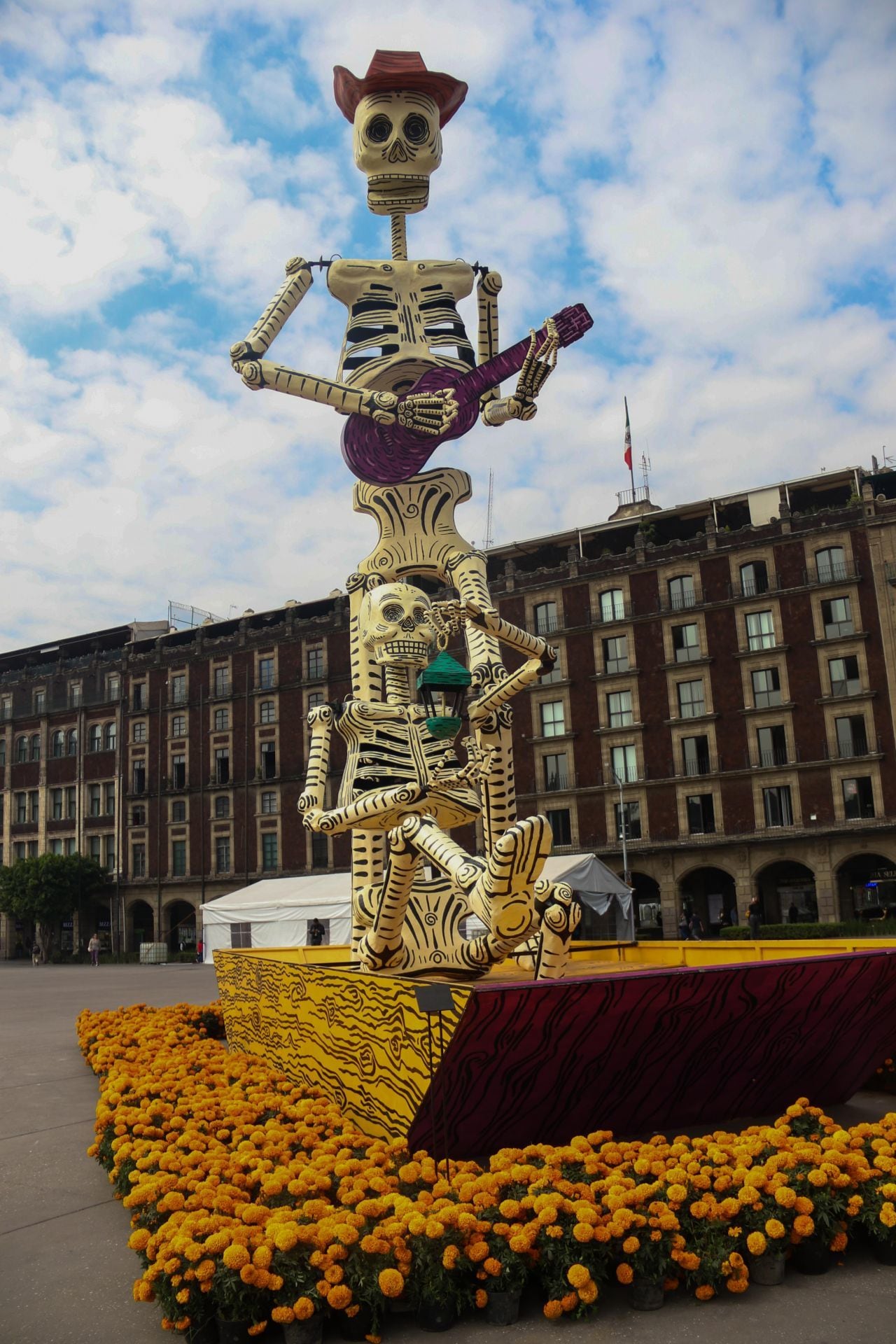 Mega ofrenda por el Día de Muertos en el Zócalo 2024