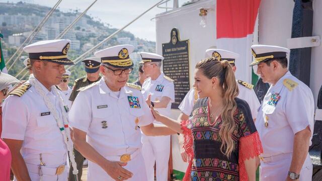 Evelyn Salgado asiste a ceremonia de arribo del Buque Escuela Cuauhtémoc