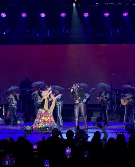 Alicia Keys y Ángela Aguilar en el Auditorio Nacional