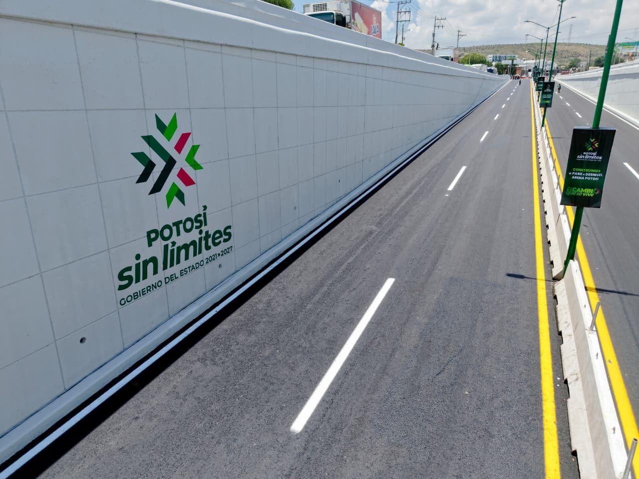 Ricardo Gallardo entrega obra vial que mejorará movilidad de más de 200 mil usuarios.