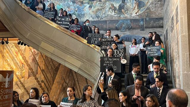 Protesta de luto silencioso en lal SCJN