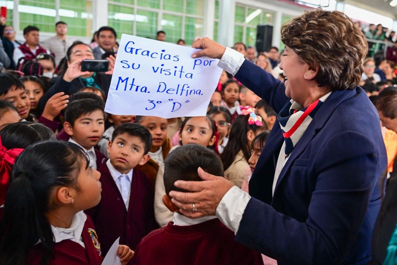 Delfina Gómez anuncia seguro escolar para estudiantes del Edomex.