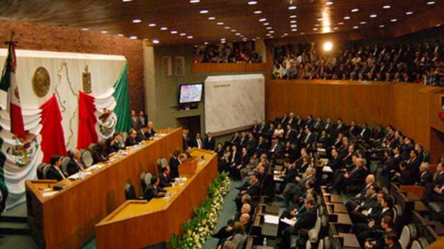 Mensaje para nuestros legisladores: síganse sirviendo con la cuchara grande, que al cabo que el pueblo ni cuenta se da.