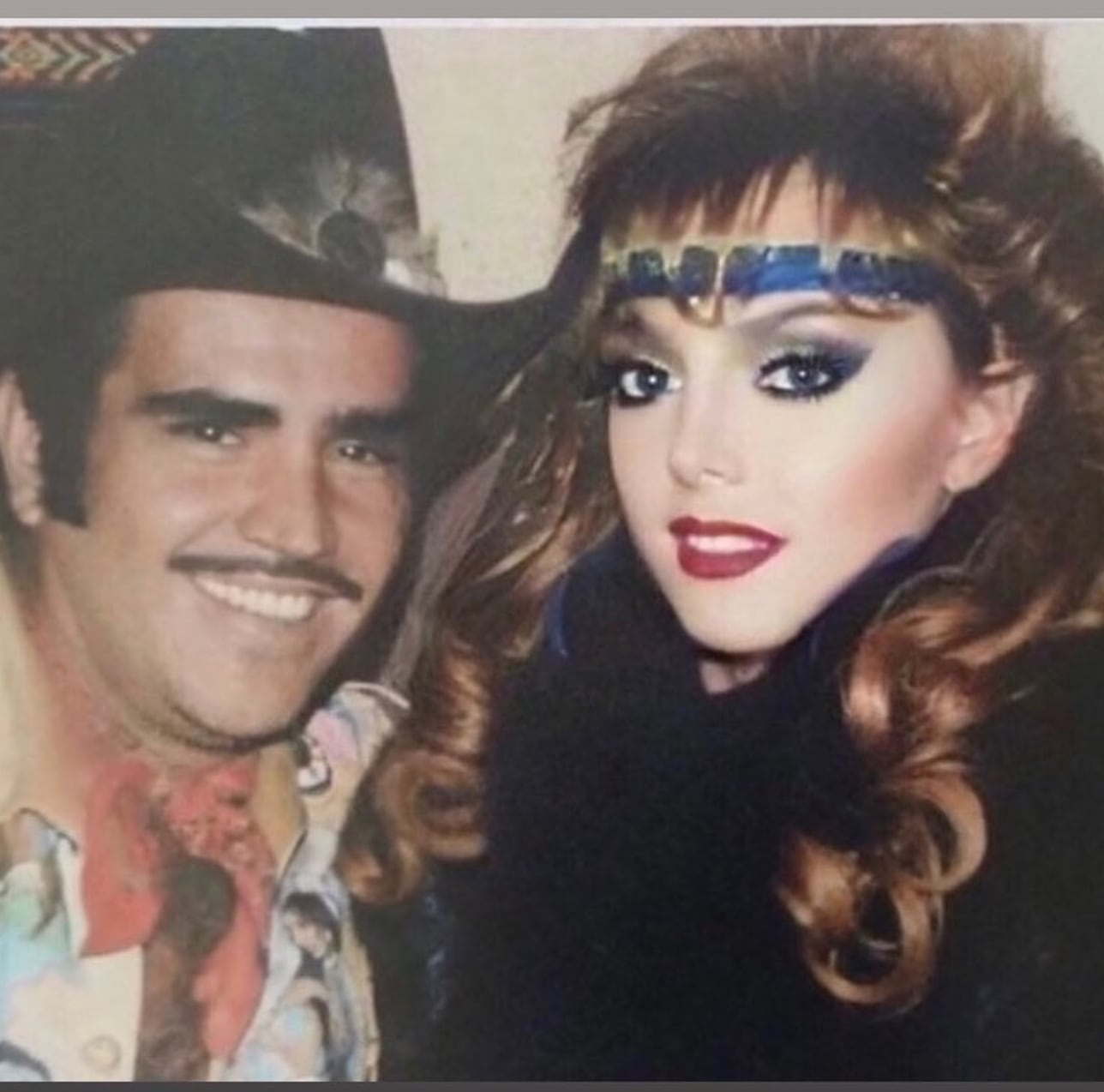 Merle Uribe y Vicente Fernández