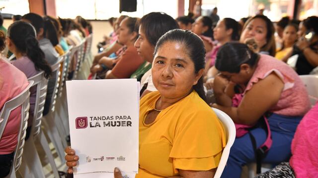 Entrega de Tandas para la Mujer en Huimanguillo, Tabasco