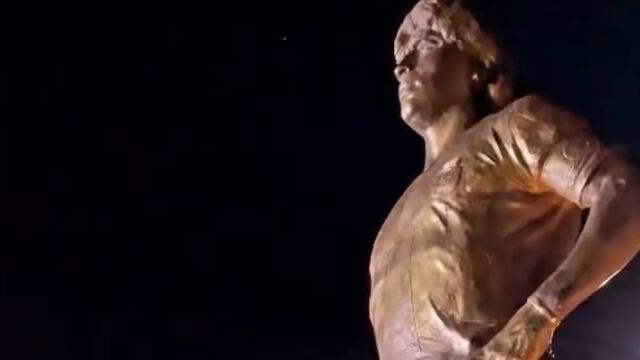 Maradona Estatua