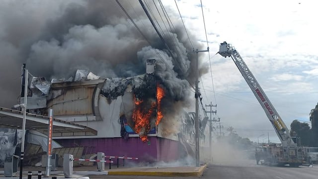 Incendio en Casino Royal Yak de Plaza Cinépolis en Culiacán