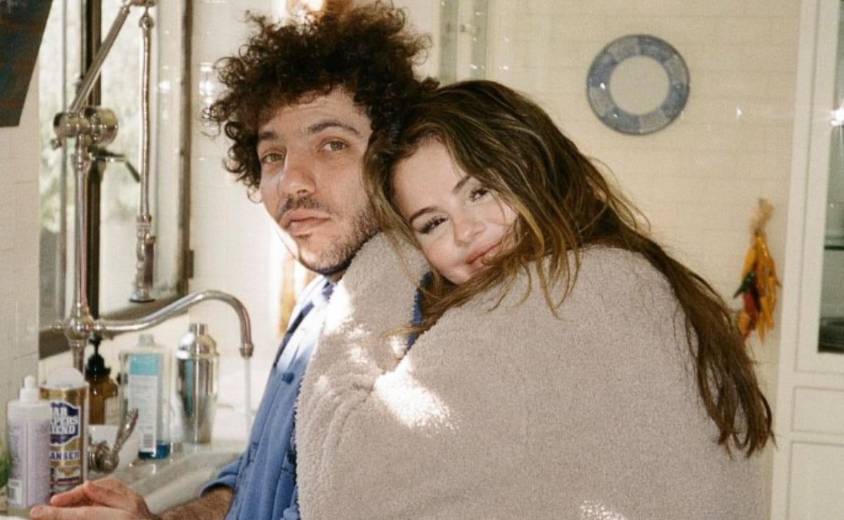 Benny Blanco y la atrevida caricia a Selena Gómez