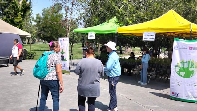 Monterrey puso en marcha el programa Observatorio Móvil Monterrey en la Alameda Mariano Escobedo.
