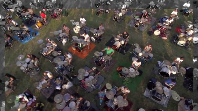 Hermoso: Mil fans interpretan 'Learn to fly' para pedir a Foo Fighters visitar su ciudad (VIDEO)